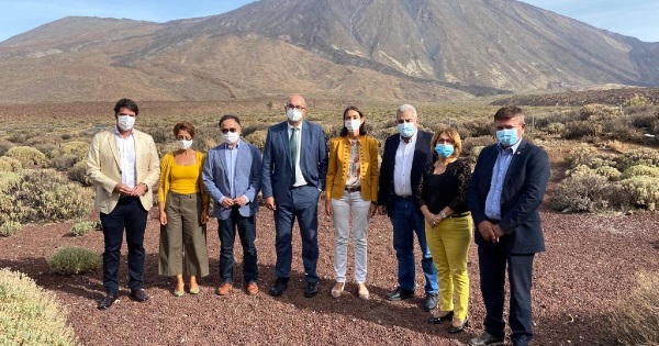 Visita de la Ministra de Turismo Reyes Maroto con la AMTC