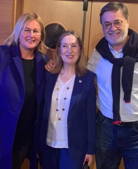 Elena Álamo con Ana Pastor