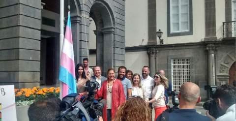 Izado de Bandera Arco Iris Ayto LPGC 2016