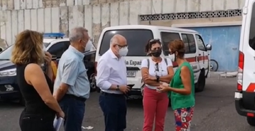 Onalia Bueno recibiendo a Morales en Muelle Arguineguín Onalia Bueno recibiendo a Morales en Muelle Arguineguín