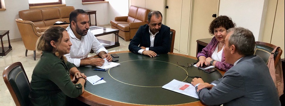 A la izquierda, Noemí Santana y Jonás González