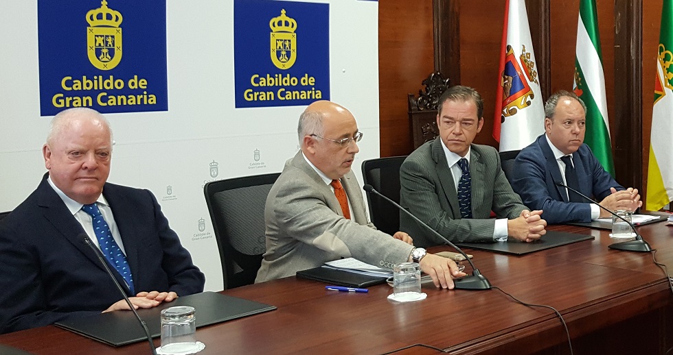 Kiessling con Antonio Morales en el Cabildo